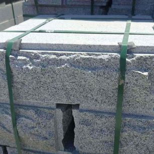 来宾 芝麻白花岗岩自然面成品