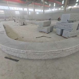 来宾 芝麻白异形坐凳，自然面光面弧形加工