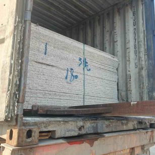 来宾 芝麻白花岗岩石材3.0公分光面毛板装柜出货