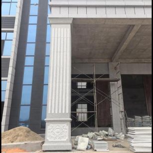 来宾 芝麻白光面花岗岩门楼大柱（罗马柱）配雕花底座