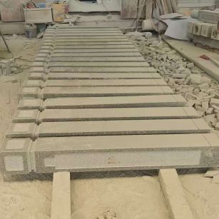 来宾 芝麻白异形加工雕刻-栏杆大柱，方柱