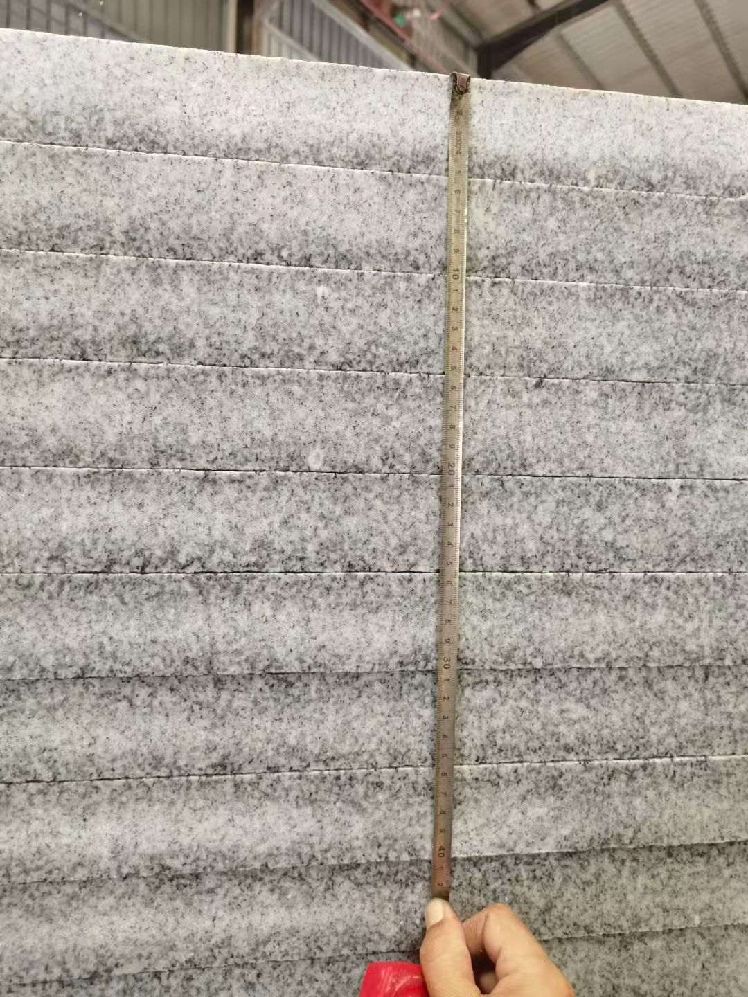 来宾 芝麻白火烧成品厚薄均匀，B料价格接近A料质量