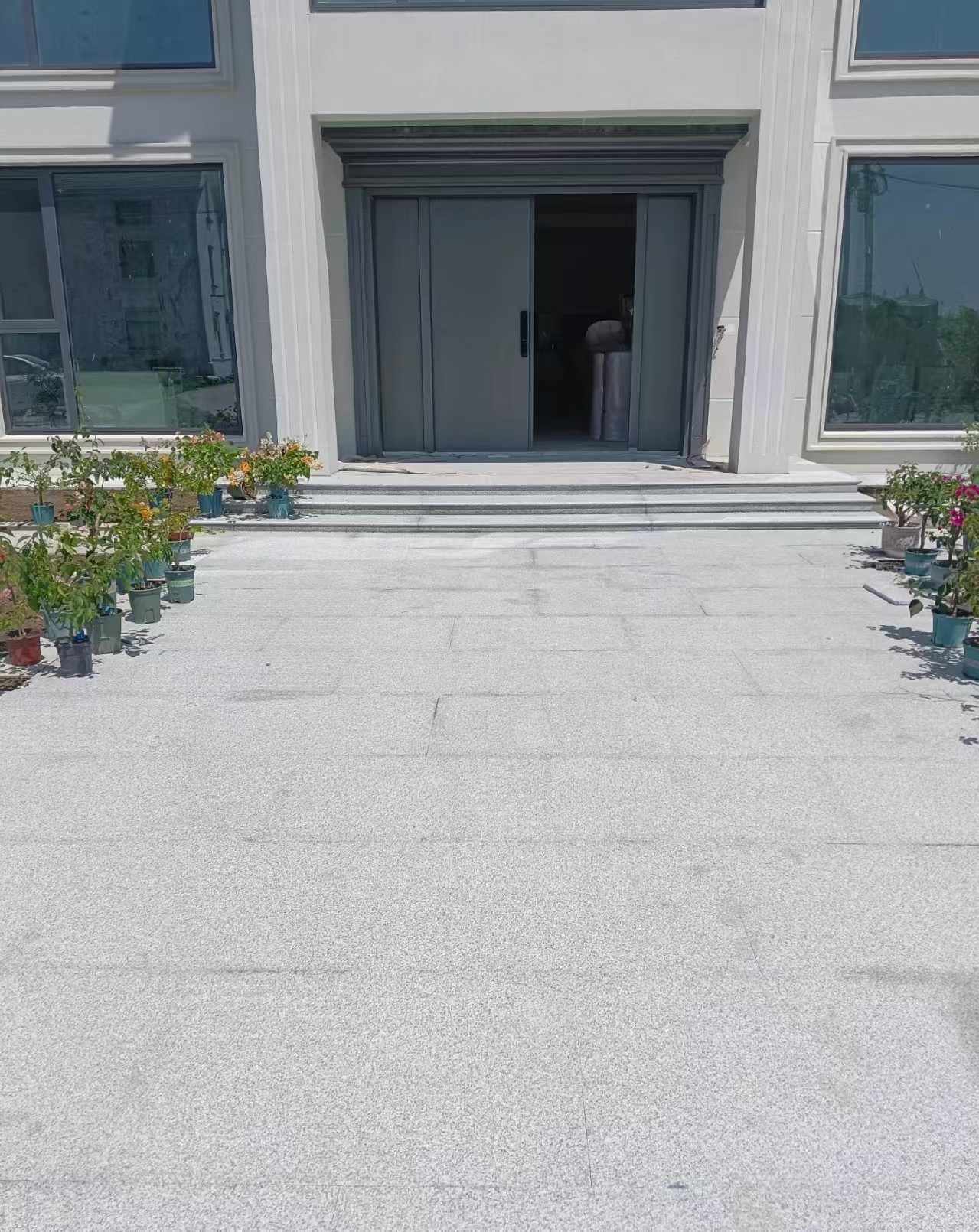 来宾 芝麻白花岗岩地铺石地面铺装