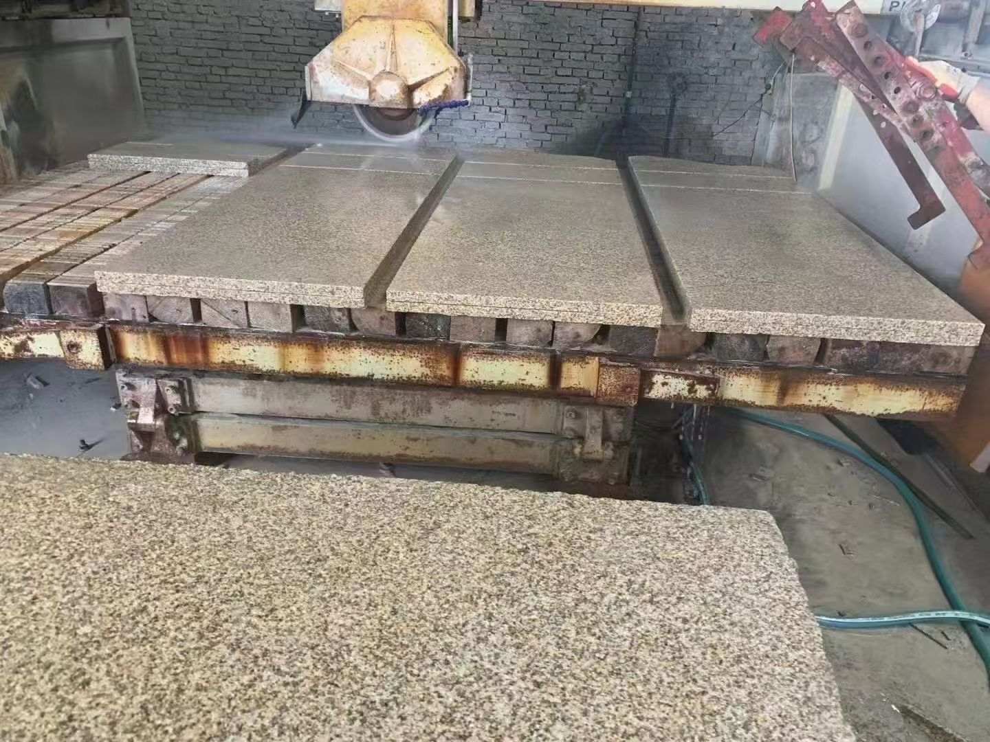 来宾 黄金麻荔枝面成品板加工