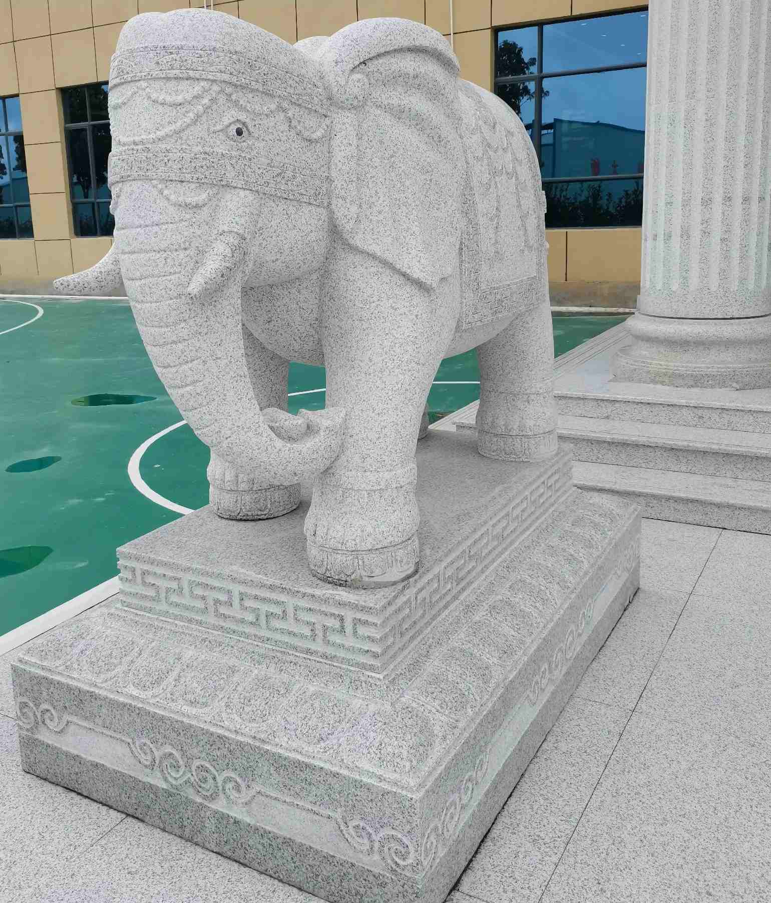 来宾 白麻花岗岩动物异形石雕-大象
