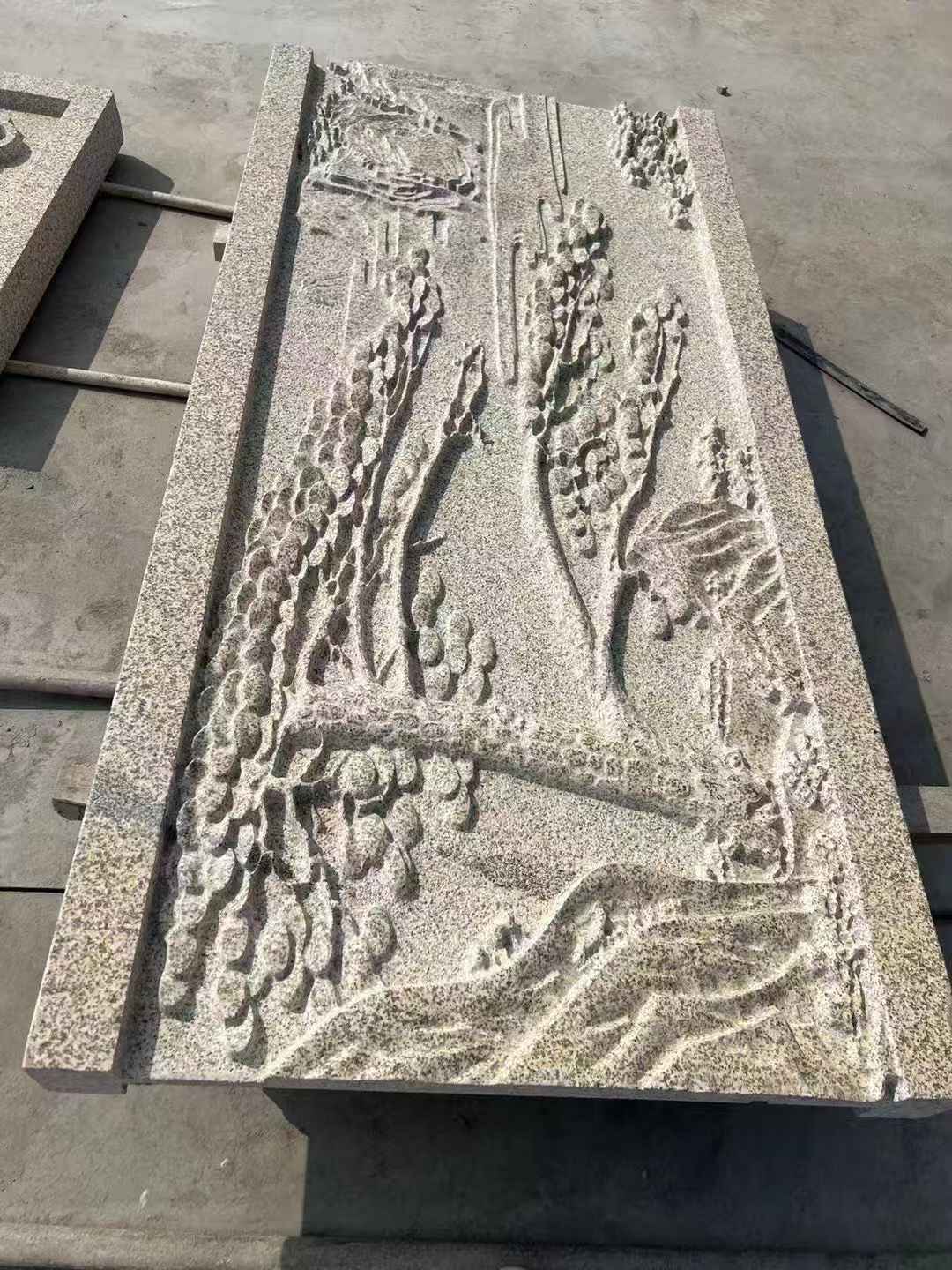 来宾 黄金麻雕刻板浮雕迎客松