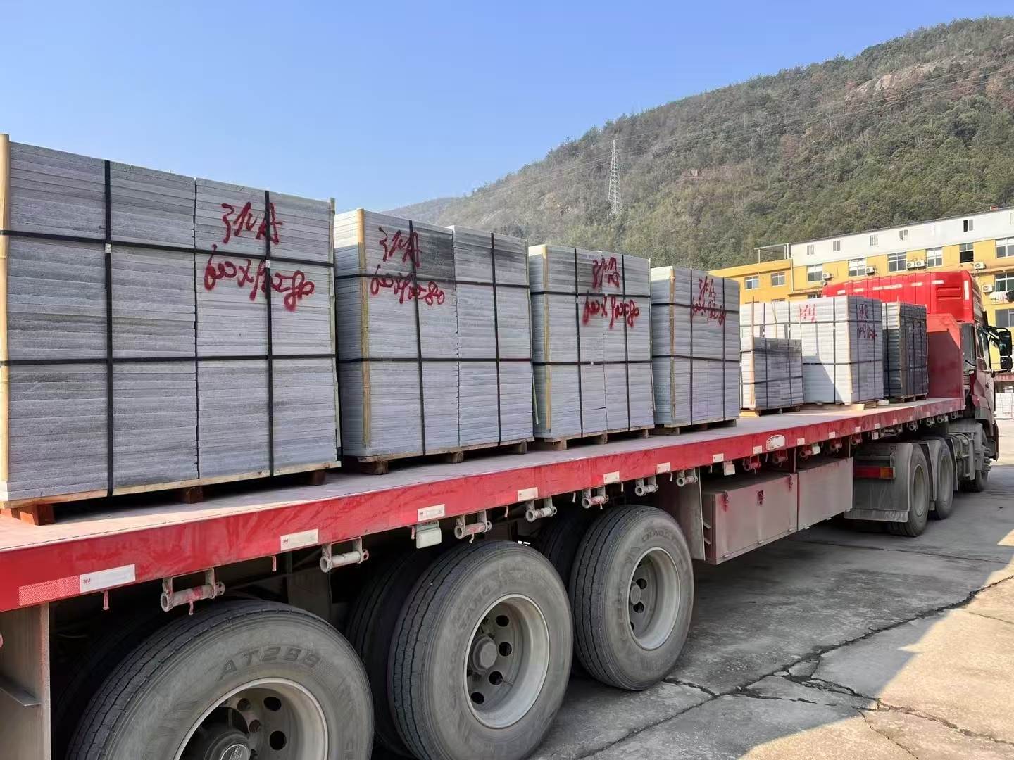 来宾 芝麻灰地铺石出货日常