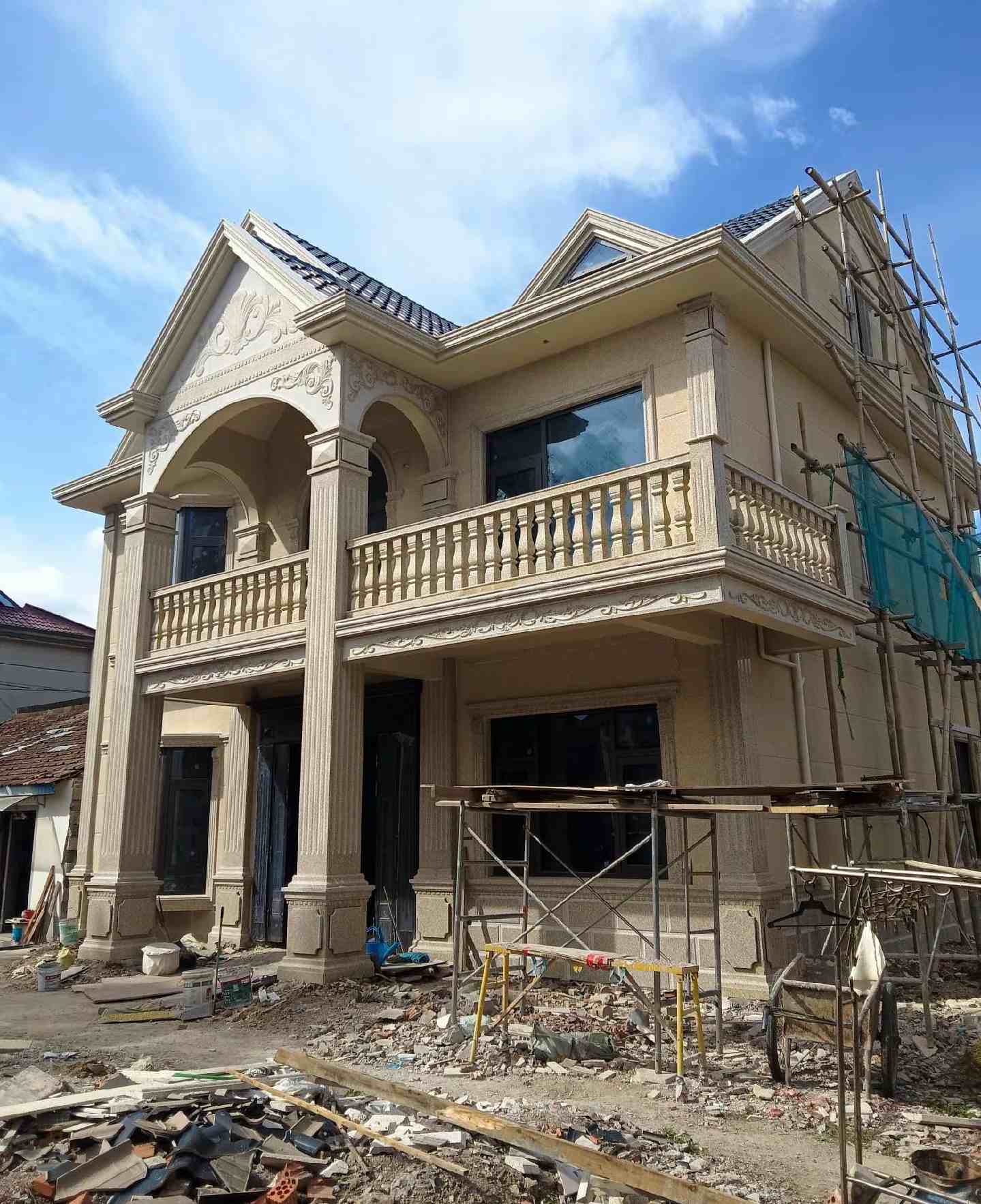 来宾 黄金麻花岗岩石材私人别墅雕花门楼柱阳台栏杆