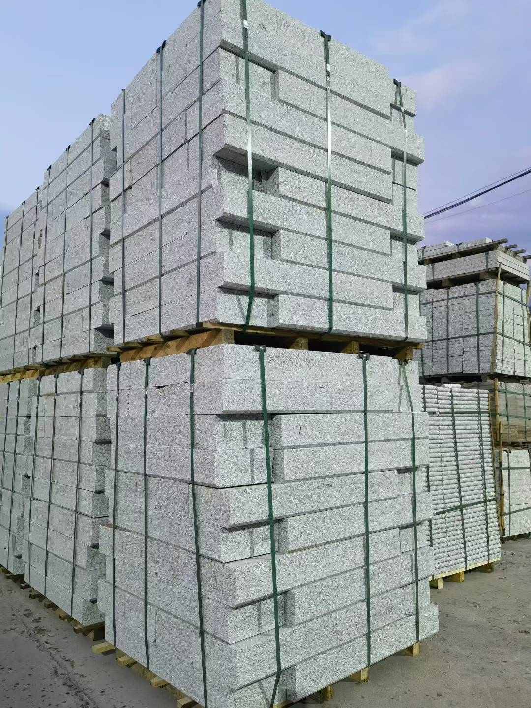 来宾 芝麻白花岗岩路沿石，路缘石，路肩石，道牙，立缘石，马路牙子，街沿石，侧石等