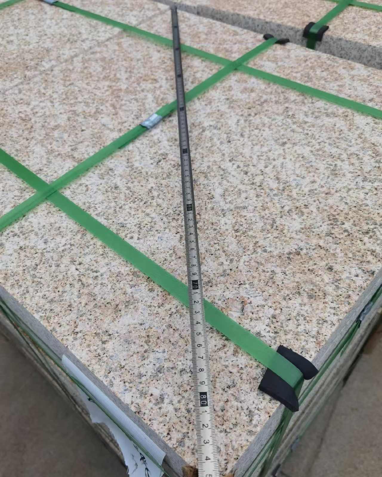 来宾 黄金麻火烧面地铺石