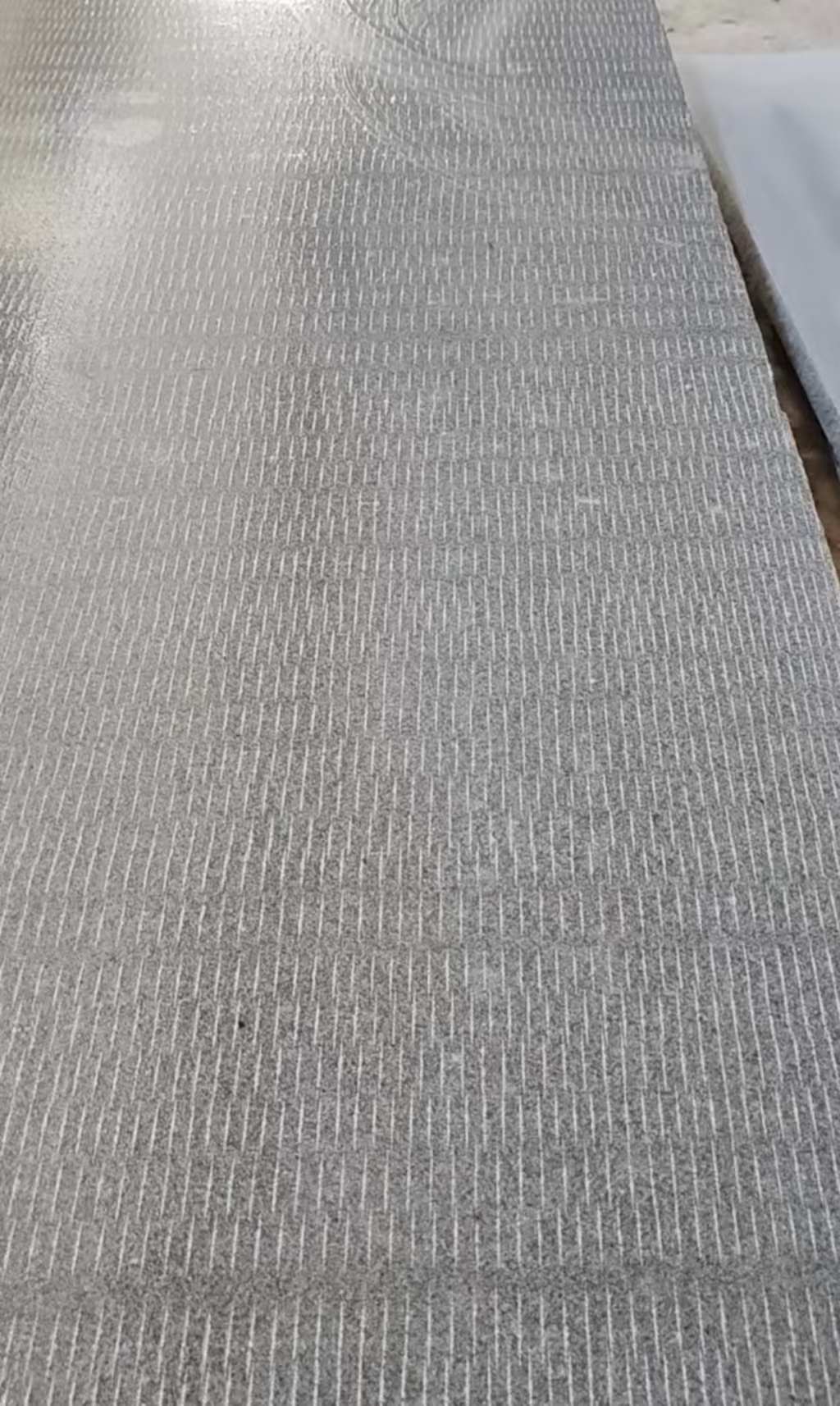 来宾 芝麻灰花岗岩斧剁面，刀斩面