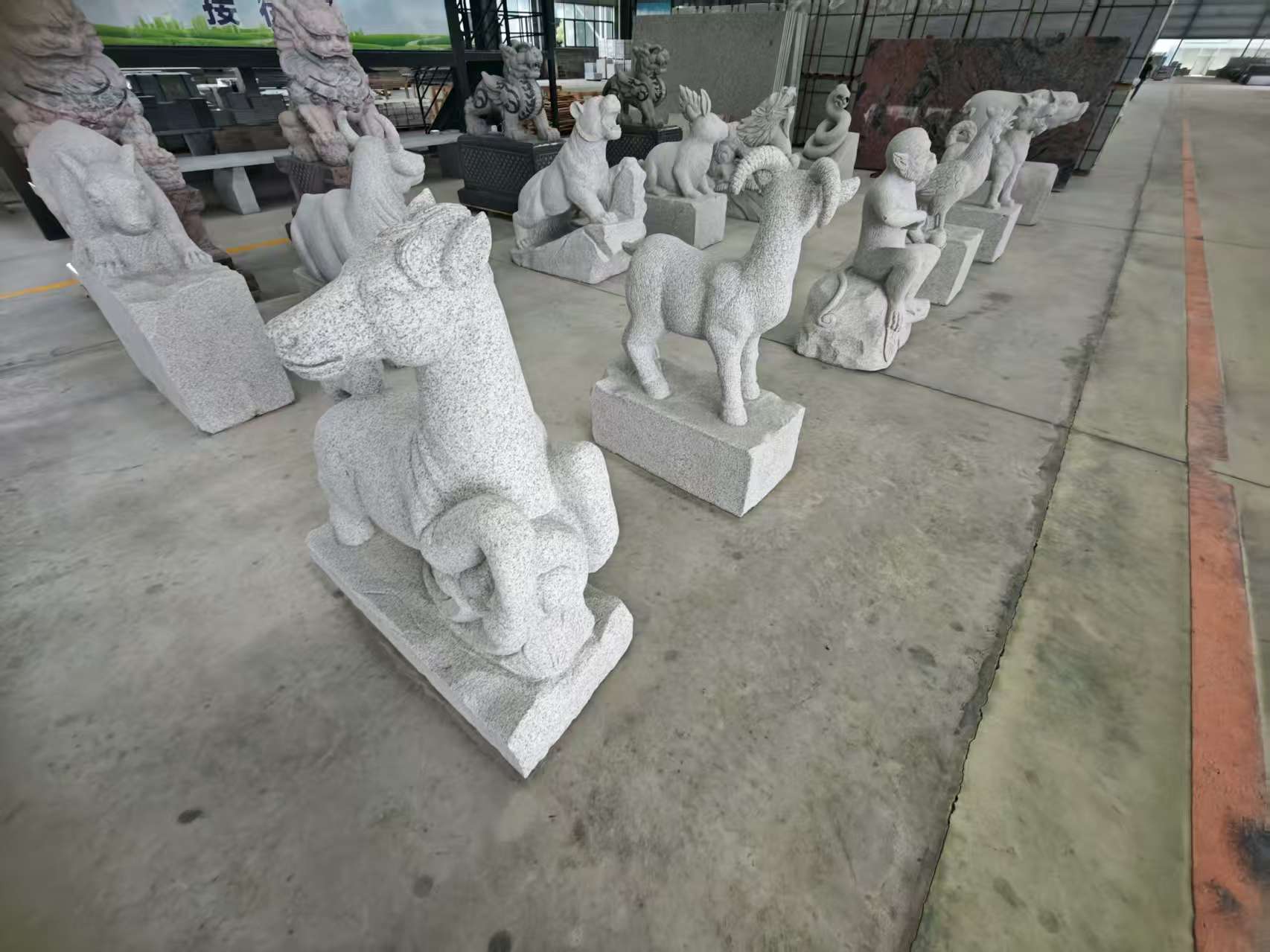 来宾 芝麻白花岗岩造型立体雕刻——十二生肖