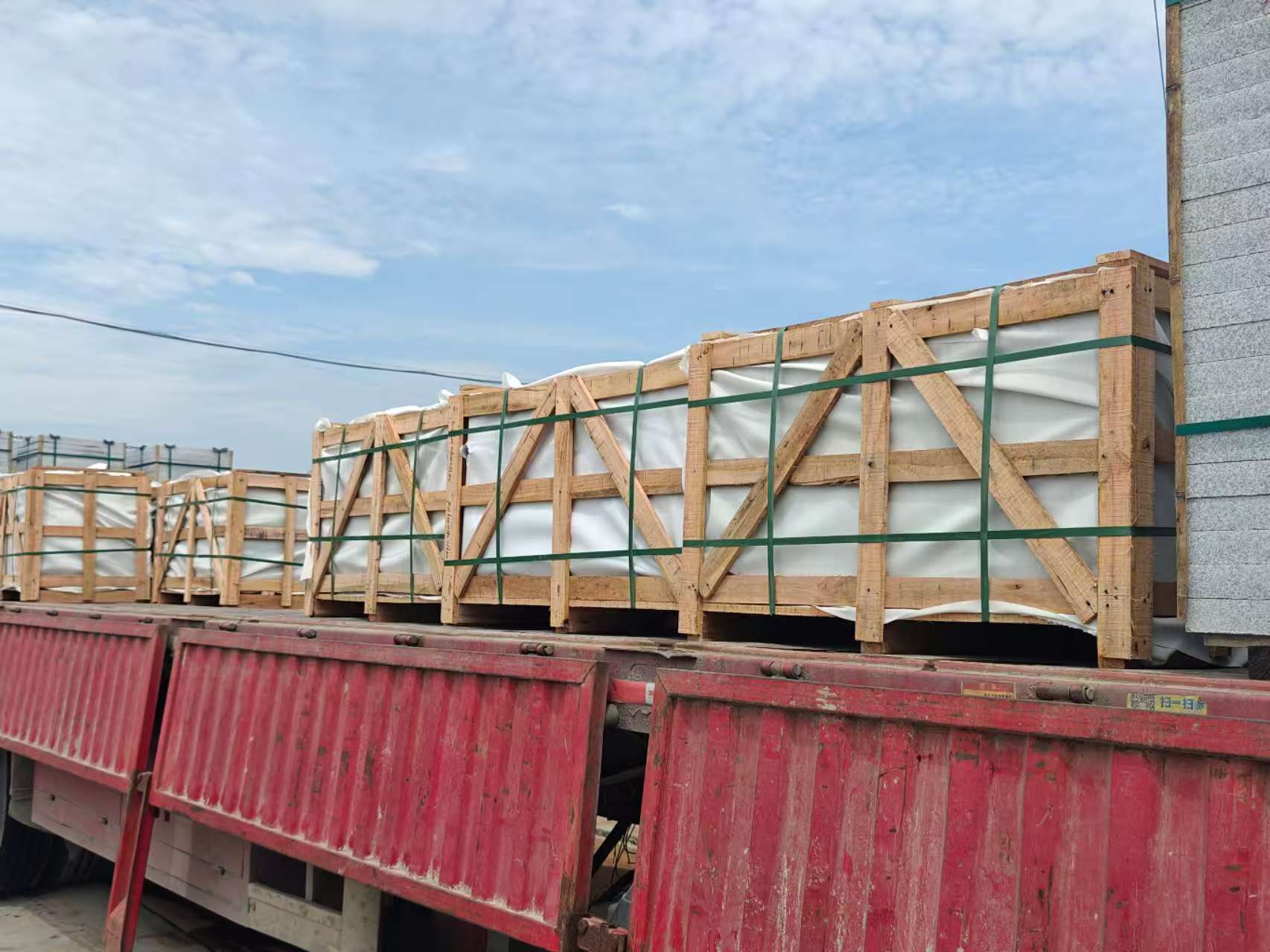 来宾 芝麻白花岗岩地铺石出口专车-泰国游