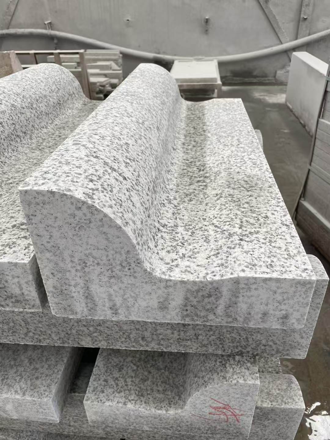 来宾 白麻花岗岩S型路沿石，路侧石，马路牙子等